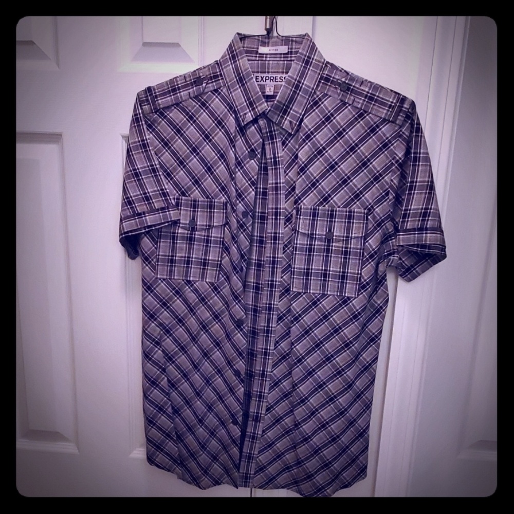 Express short sleeve button down